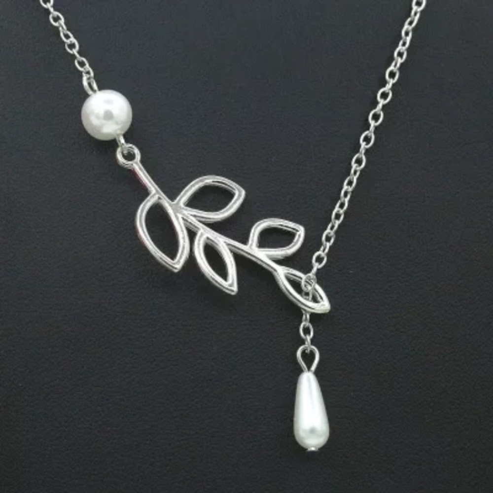 Unique “Land & Sea” Pearl Leaf Beautiful Necklace - Picture 3 of 9